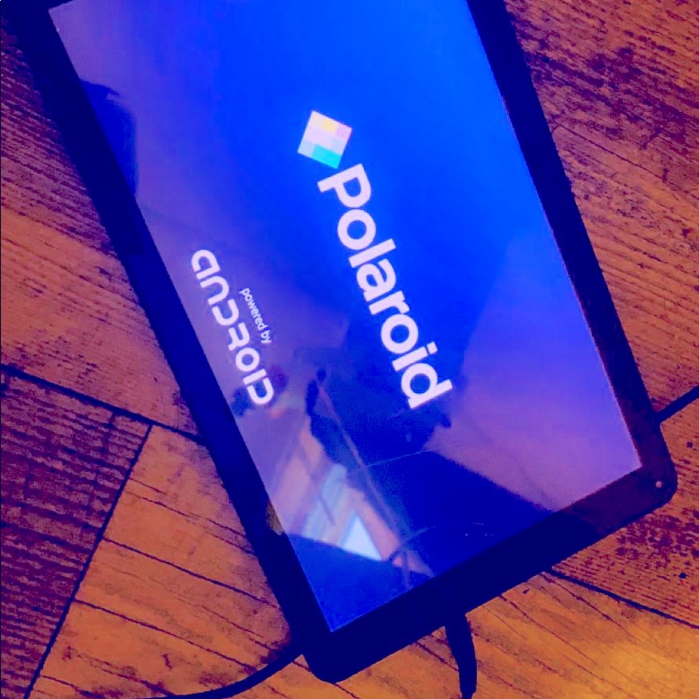 Polaroid tablet